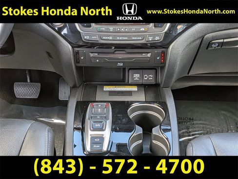 Certified 2022 Honda Pilot Touring image 21