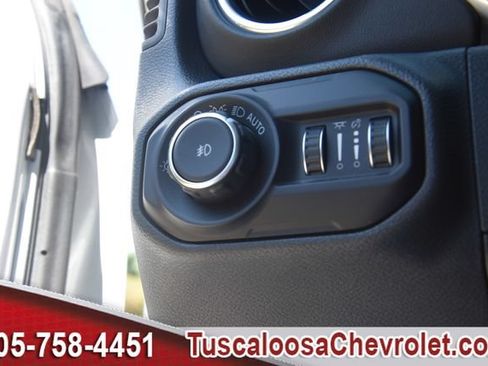 Used 2018 Jeep Wrangler Unlimited Sahara AWD/4WD image 40