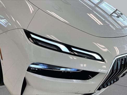 Used 2024 BMW i7 xDrive60 AWD/4WD image 26