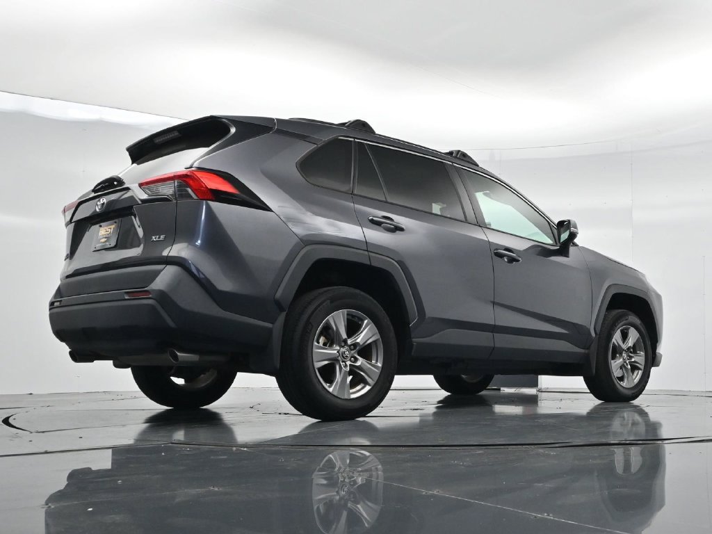 Used 2024 Toyota RAV4 XLE FWD image 32