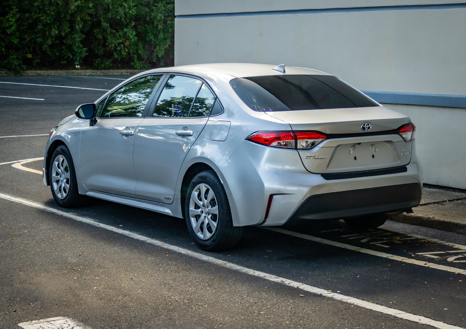 Used 2023 Toyota Corolla LE w/ Carpet Mat Package (TMS) AWD/4WD image 5