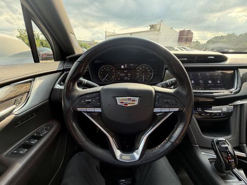 Used 2021 Cadillac XT6 Premium Luxury AWD/4WD image 15