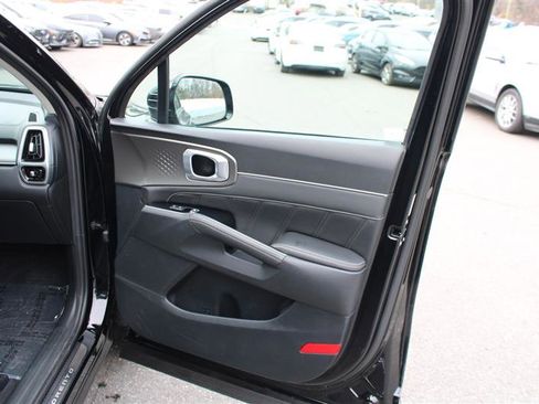 Used 2023 Kia Sorento SX image 14