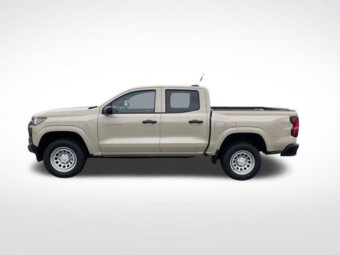 Used 2023 Chevrolet Colorado W/T image 2