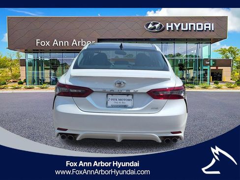 Used 2022 Toyota Camry XSE FWD image 4