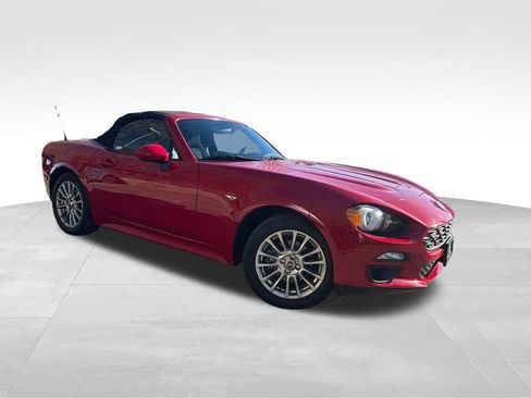 Used 2018 FIAT 124 Spider Classica image 1