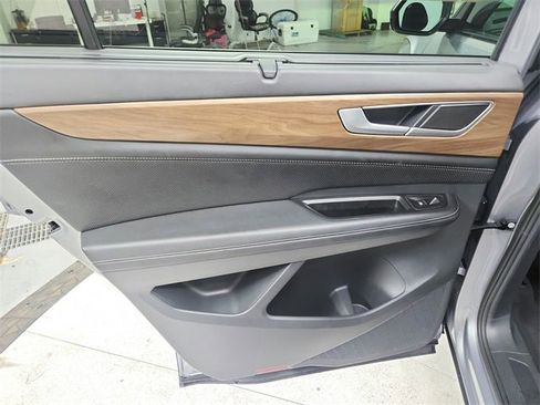 Used 2024 Volkswagen Atlas SE image 34