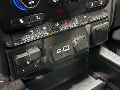 Used 2021 Chevrolet Silverado 1500 LT Trail Boss w/ Convenience Package II image 28