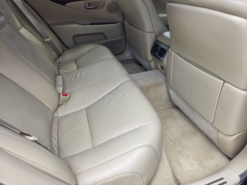 Used 2007 Lexus LS 460 RWD image 35