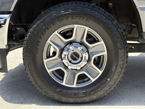 Used 2025 Ford F250 Lariat AWD/4WD image 13