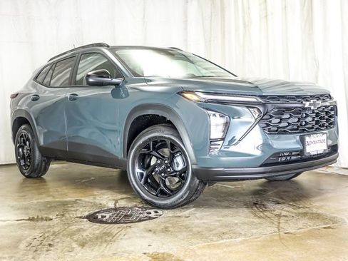 New 2026 Chevrolet Trax LT FWD image 2