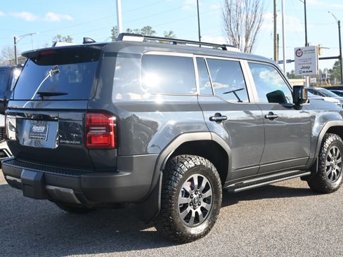 Used 2025 Toyota Land Cruiser image 15