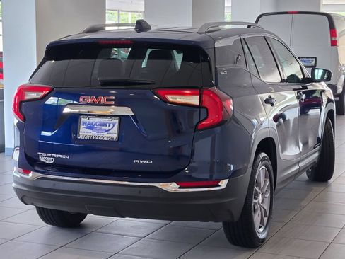 Certified 2023 GMC Terrain SLT w/ Infotainment Package II AWD/4WD image 11