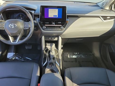 Used 2024 Toyota Corolla Cross XLE w/ Convenience Package image 14