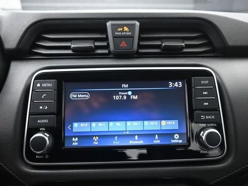 Used 2025 Nissan Versa S w/ Trunk Package FWD image 11