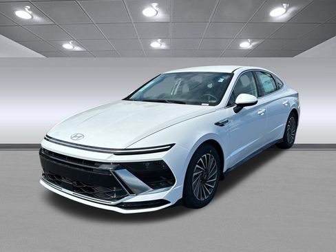 New 2025 Hyundai Sonata SEL image 3