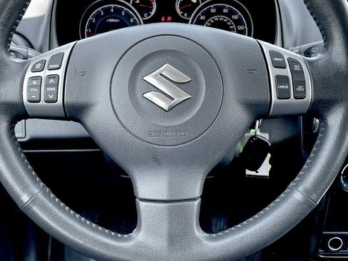 Used 2013 Suzuki SX4 Premium image 10