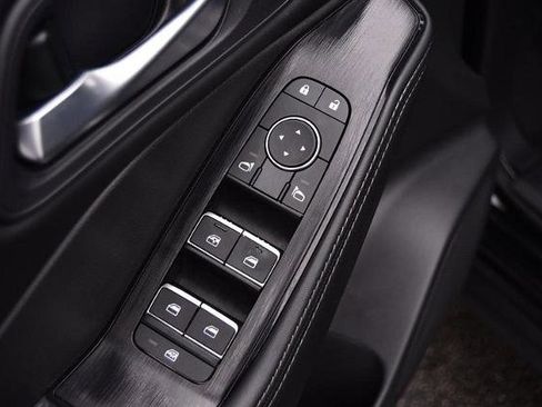 Certified 2024 Nissan Rogue SL image 9