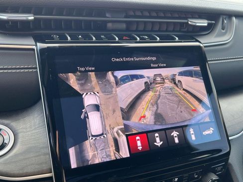 New 2025 Jeep Grand Cherokee L Limited w/ Luxury Tech Group II image 14