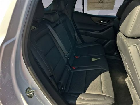 Used 2026 Chevrolet Equinox LT w/ Convenience Package II image 18