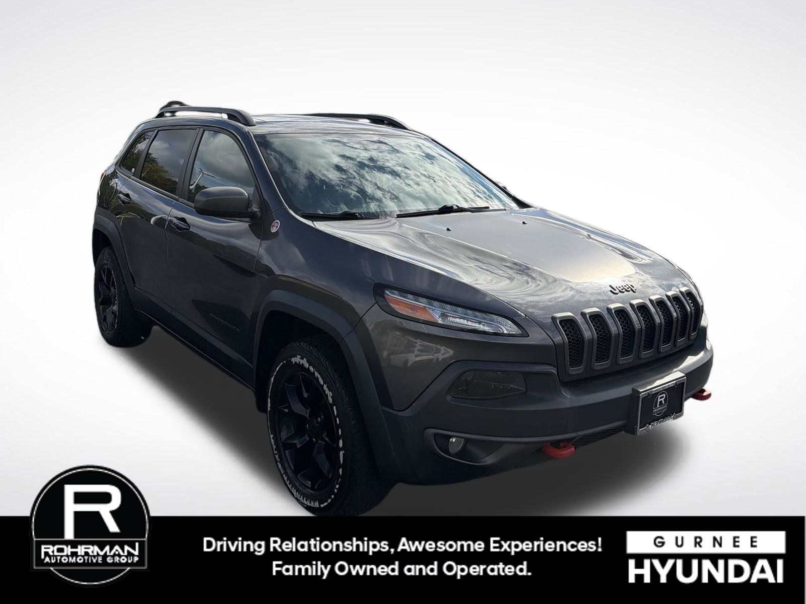 Used 2017 Jeep Cherokee Trailhawk w/ Comfort/Convenience Group AWD/4WD image 2