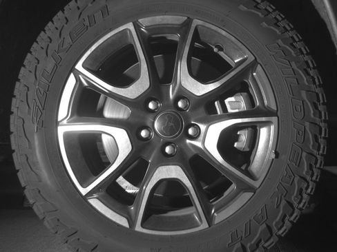 Used 2025 Jeep Compass Trailhawk AWD/4WD image 13