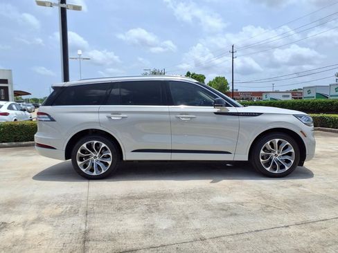 Used 2023 Lincoln Aviator Grand Touring w/ Equipment Group 301A AWD/4WD image 8