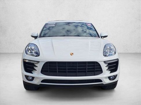 Used 2018 Porsche Macan AWD/4WD image 2