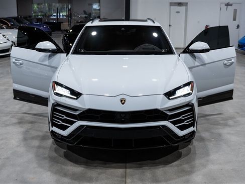 Used 2022 Lamborghini Urus AWD/4WD image 42