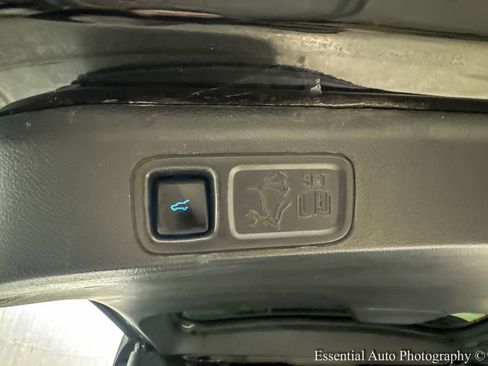 Certified 2023 Ford Expedition Limited image 27