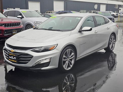 Used 2020 Chevrolet Malibu LT image 3