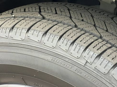 Used 2022 Jeep Grand Cherokee Limited AWD/4WD image 9
