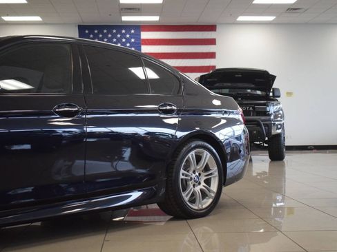 Used 2013 BMW 528i Sedan RWD image 16
