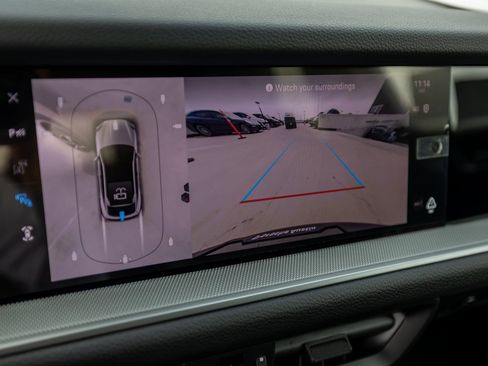 Certified 2025 Porsche Cayenne Coupe image 17