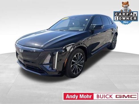 Used 2025 Cadillac Lyriq Sport AWD/4WD image 5