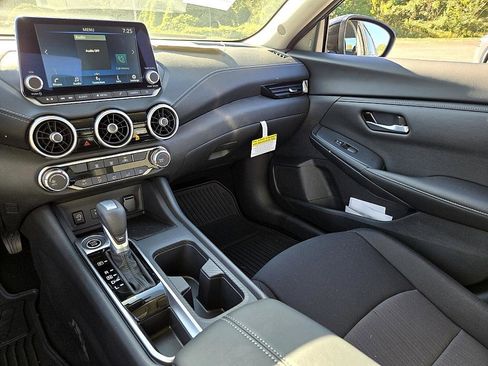 New 2025 Nissan Sentra SV w/ Trunk Package image 14