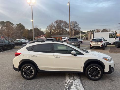 Certified 2022 Subaru Crosstrek 2.0i Premium image 4