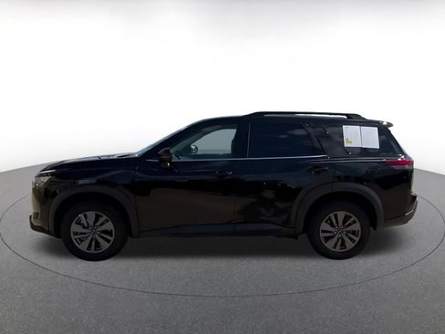 Used 2025 Nissan Pathfinder SV FWD image 9
