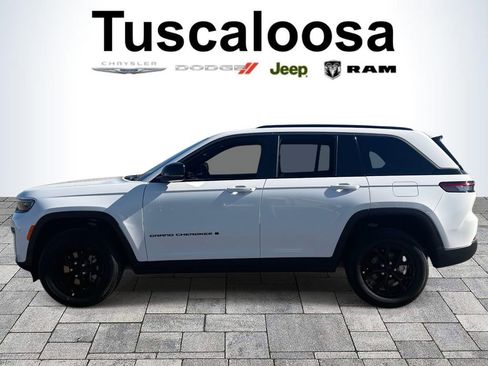 New 2026 Jeep Grand Cherokee Altitude RWD image 4
