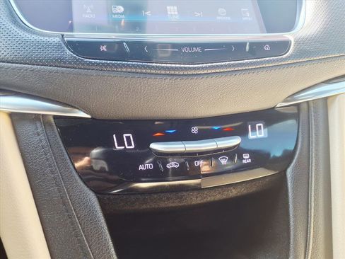 Used 2017 Cadillac XT5 FWD image 23