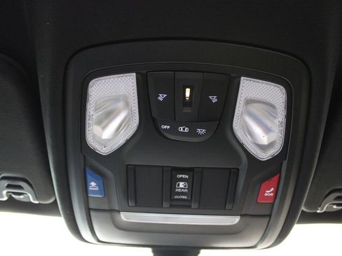 Used 2021 RAM 1500 Big Horn AWD/4WD image 37