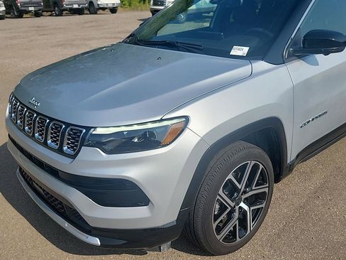 Certified 2025 Jeep Compass Limited w/ Elite Group AWD/4WD image 2