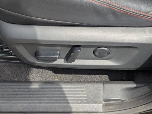 Used 2025 Nissan Rogue SV AWD/4WD image 16
