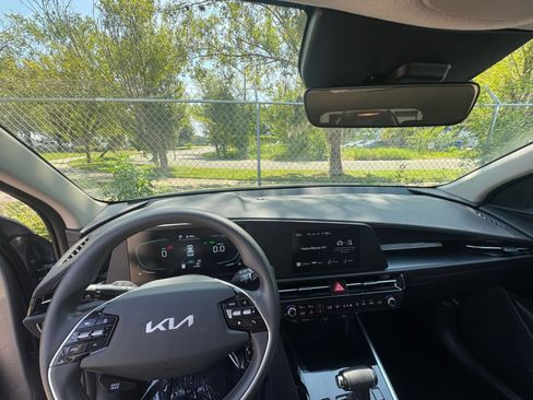 Used 2026 Kia Niro LX FWD image 31
