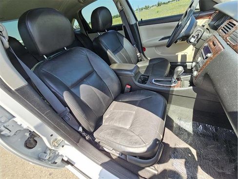 Used 2016 Chevrolet Impala LTZ FWD image 16