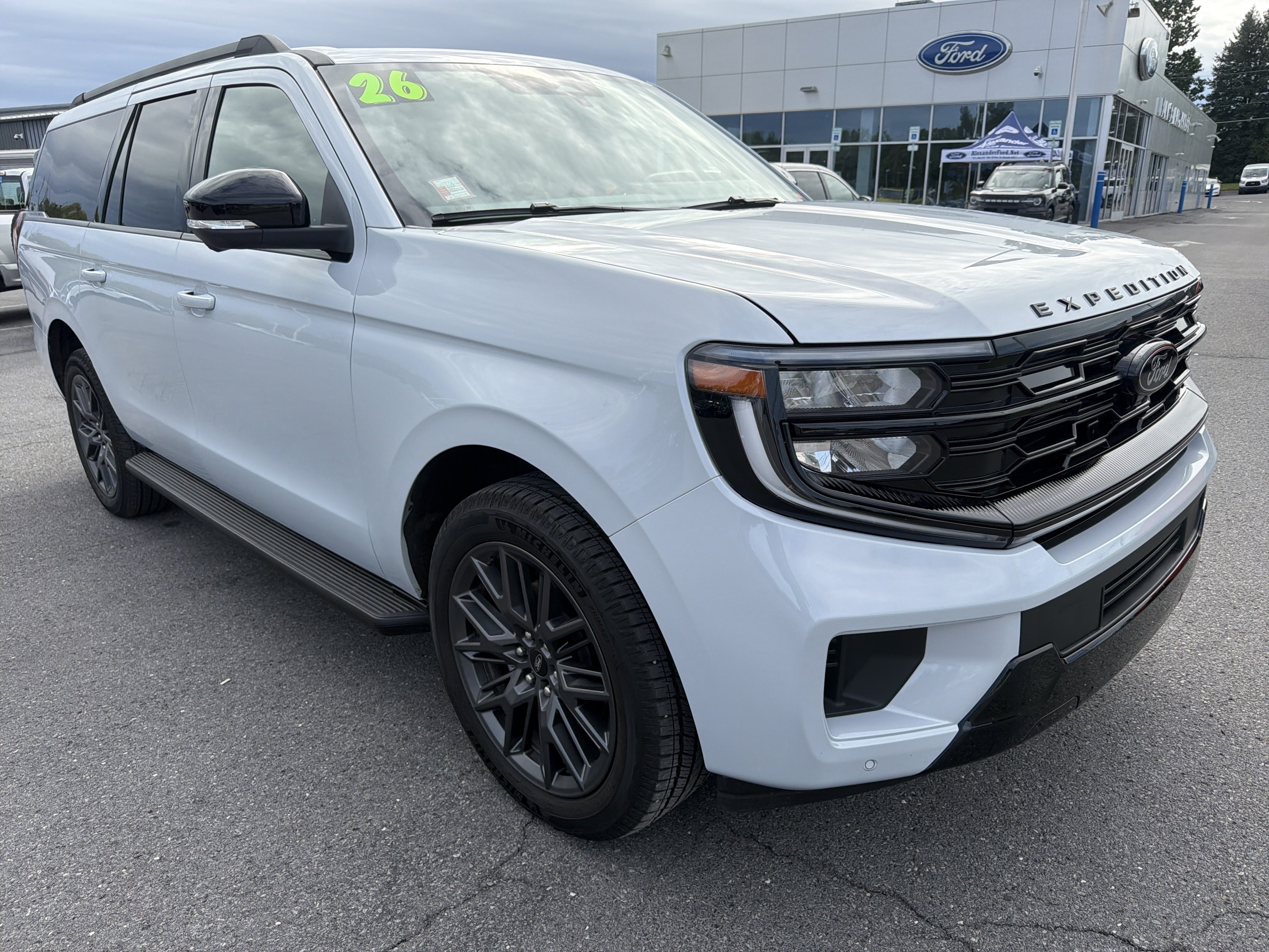 Used 2026 Ford Expedition Max Platinum w/ Stealth Appearance Package AWD/4WD image 1