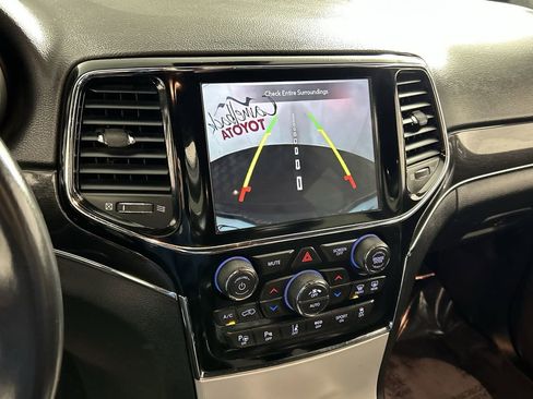 Used 2020 Jeep Grand Cherokee Trailhawk w/ Interior Metal Package image 18