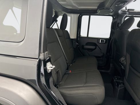 Used 2018 Jeep Wrangler Unlimited Sport S image 17