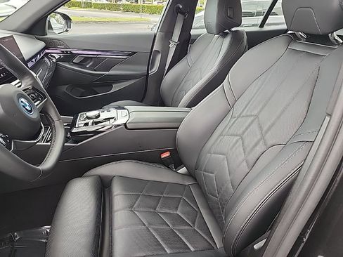 Used 2025 BMW i5 eDrive40i image 18