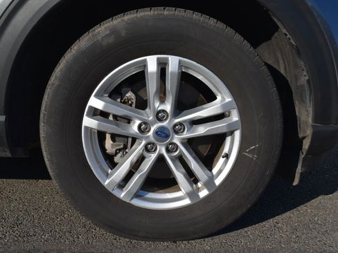 Used 2023 Ford Explorer XLT w/ Equipment Group 202A image 28